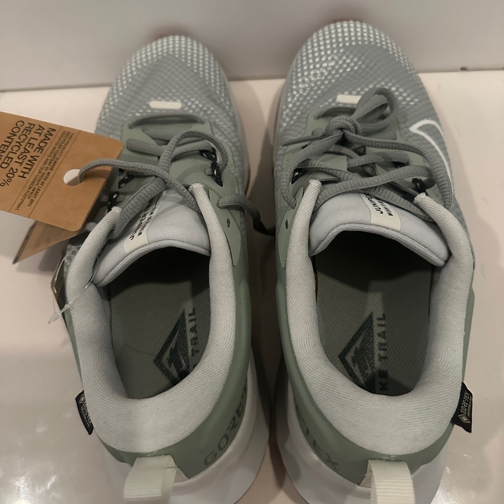 Nike sneakers nwt - Picture 3 of 4